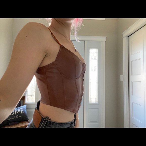 Faux Leather corset - Picture 2 of 3